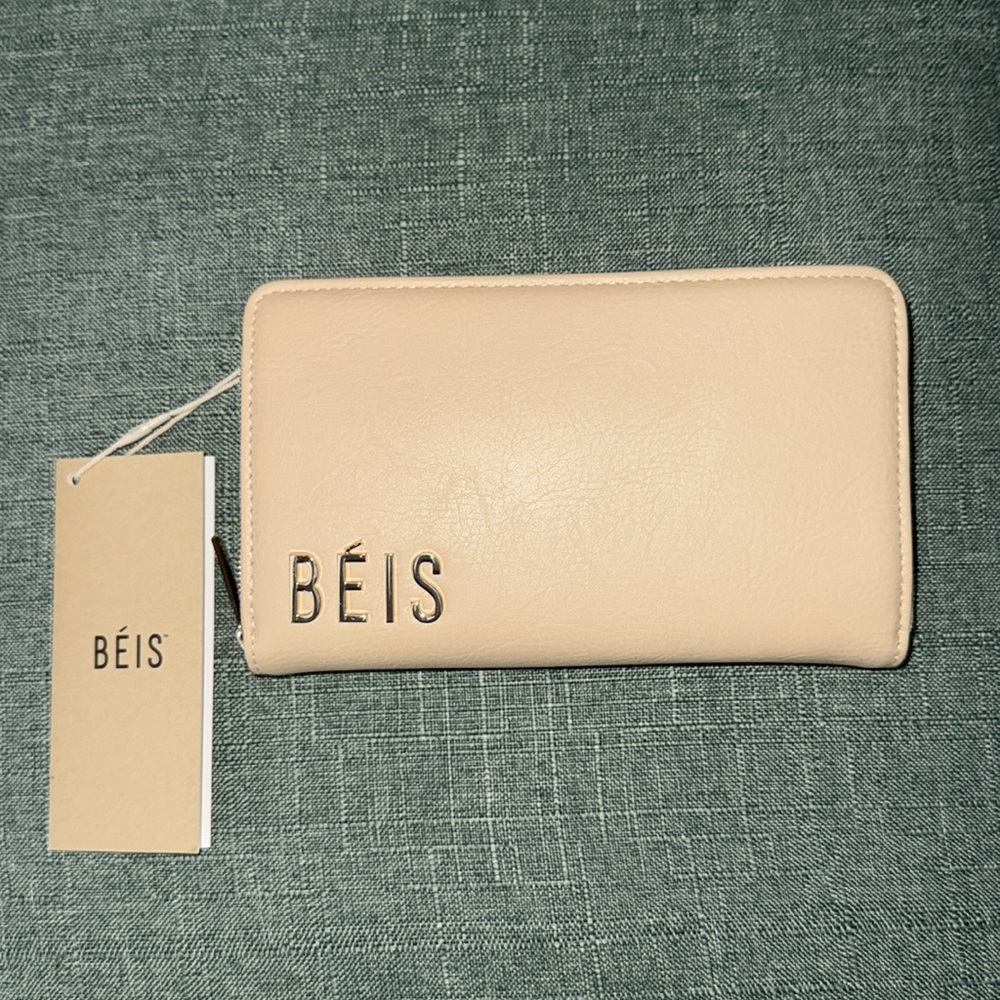 BEIS The Travel Wallet in Beige